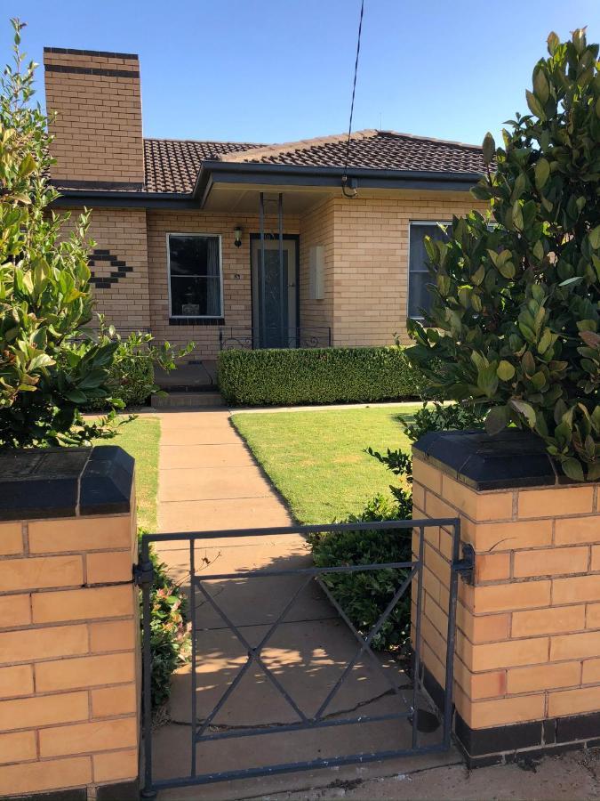 Comfort-Style-Unexpected Villa Sea Lake Exterior photo